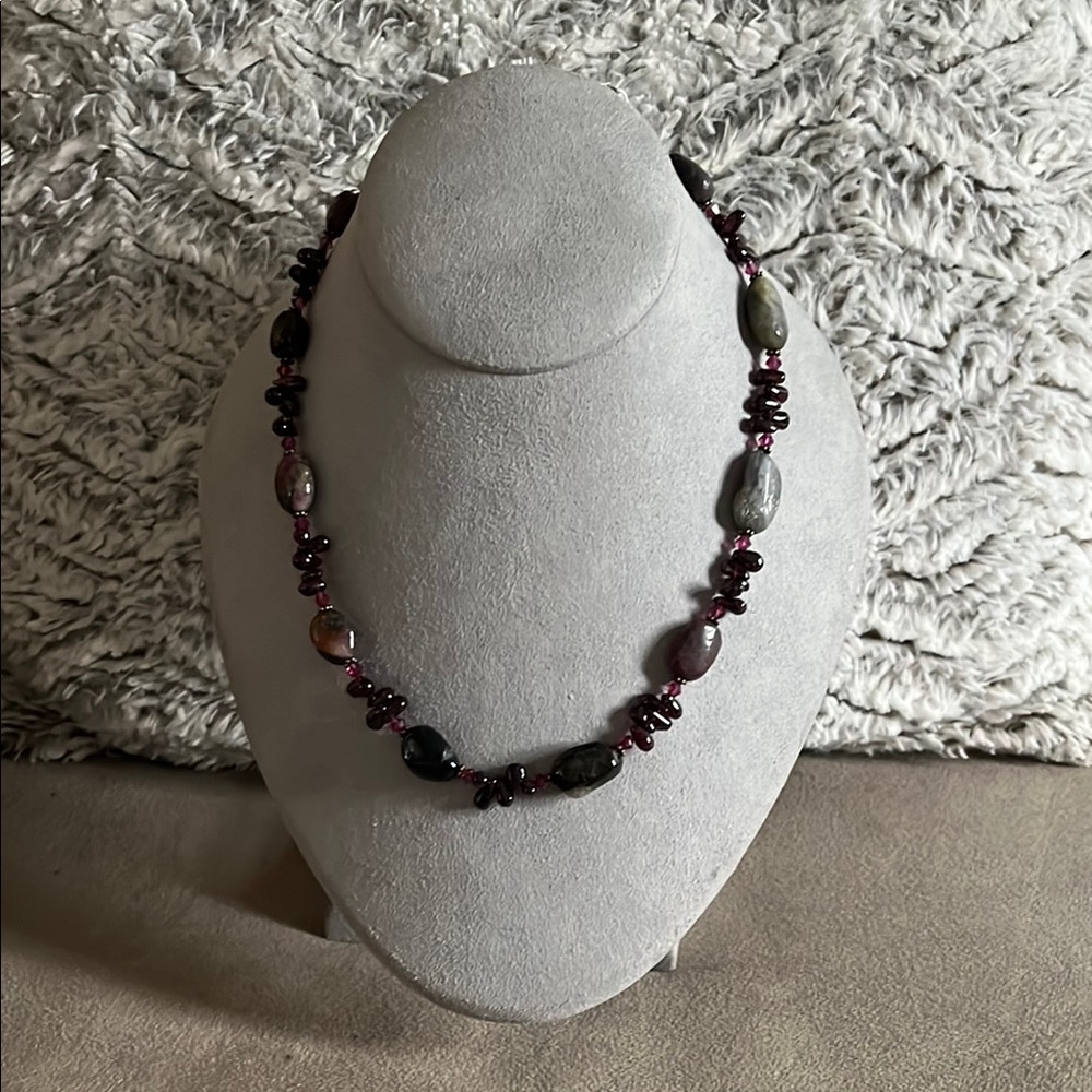 Elegant Necklace in Purple and Gray Stones